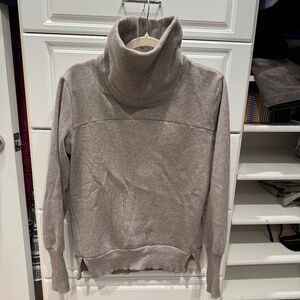 Alo Funnelneck Sweatshirt